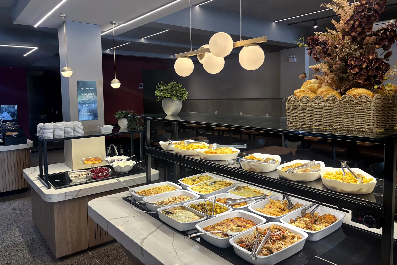 Buffet caseiro preparado com carinho no Delícia do Vale